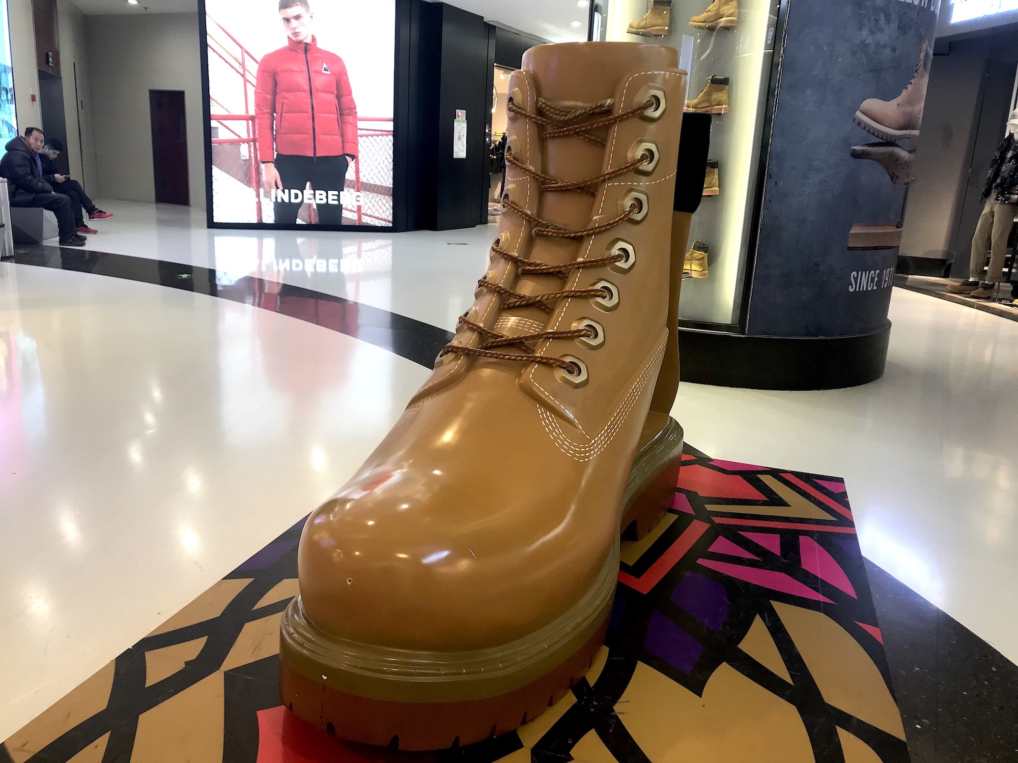 timberland鞋玻璃钢雕塑